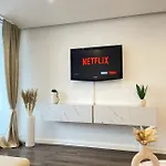 Regency - Zentrale 50m2 I Balkon I Wasserblick I Wifi I Netflix Апартаменты