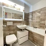 Апартаменты Regency - Zentrale 50m2 I Balkon I Wasserblick I Wifi I Netflix *