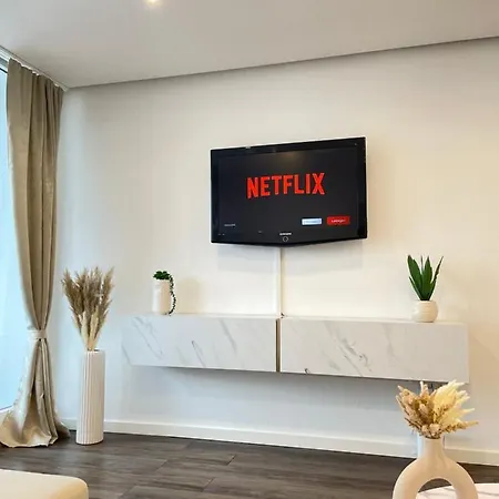 Regency - Zentrale 50m2 I Balkon I Wasserblick I Wifi I Netflix Daire