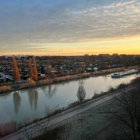 Regency - Zentrale 50m2 I Balkon I Wasserblick I Wifi I Netflix Appartement Hannover
