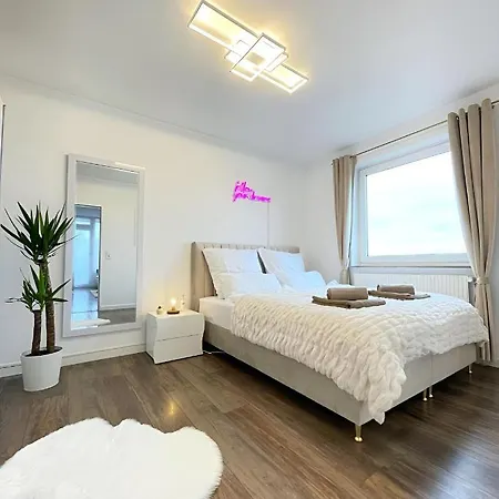 Appartement Regency Apartments - Zentrale 50M2 Wohnung I Balkon I Wasserblick I Wifi I Netflix *