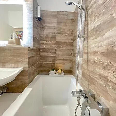 Daire Regency - Zentrale 50m2 I Balkon I Wasserblick I Wifi I Netflix Hannover