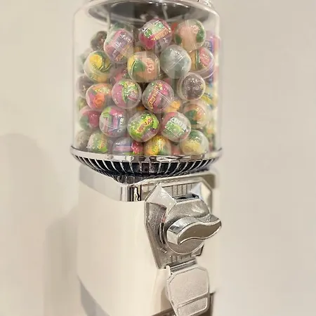 Regency - Zentrale 50m2 I Balkon I Wasserblick I Wifi I Netflix